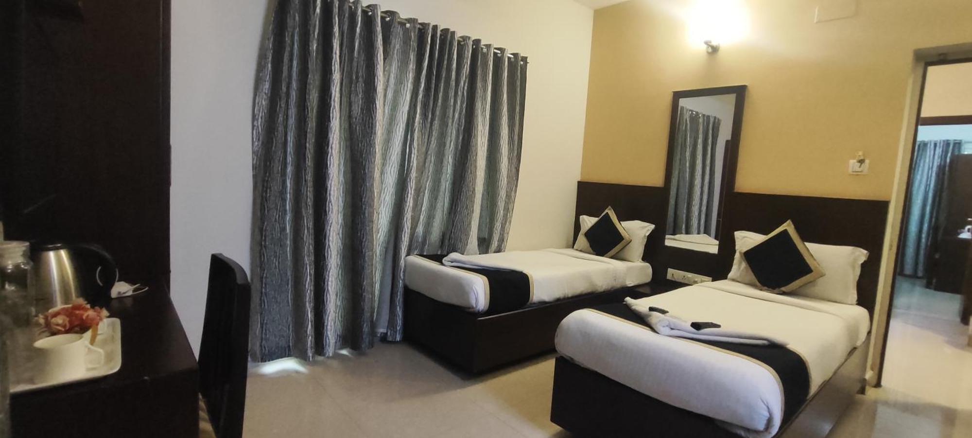 Sky Gate Hotel Near Apollo Main, Women'S & Children'S Us Consulate Sankara Netralaya Goethe Institute Prestigepalladium Shastri Bhavan Senmozhi Poonga Raj Ratnam Stadium Taj Coromandal India Oil Bhavan Dr Mohan'S Diabetics Vac 钦奈 外观 照片