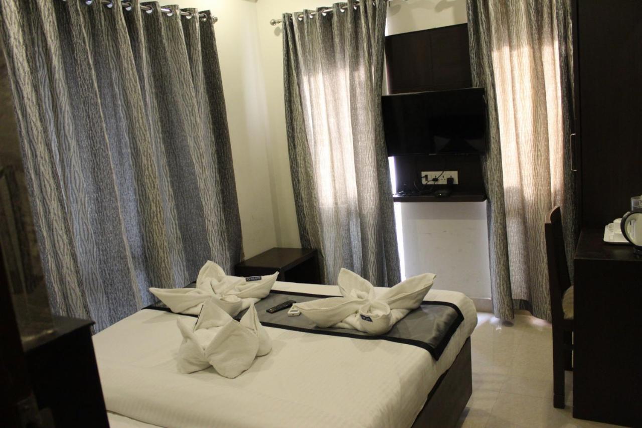 Sky Gate Hotel Near Apollo Main, Women'S & Children'S Us Consulate Sankara Netralaya Goethe Institute Prestigepalladium Shastri Bhavan Senmozhi Poonga Raj Ratnam Stadium Taj Coromandal India Oil Bhavan Dr Mohan'S Diabetics Vac 钦奈 外观 照片